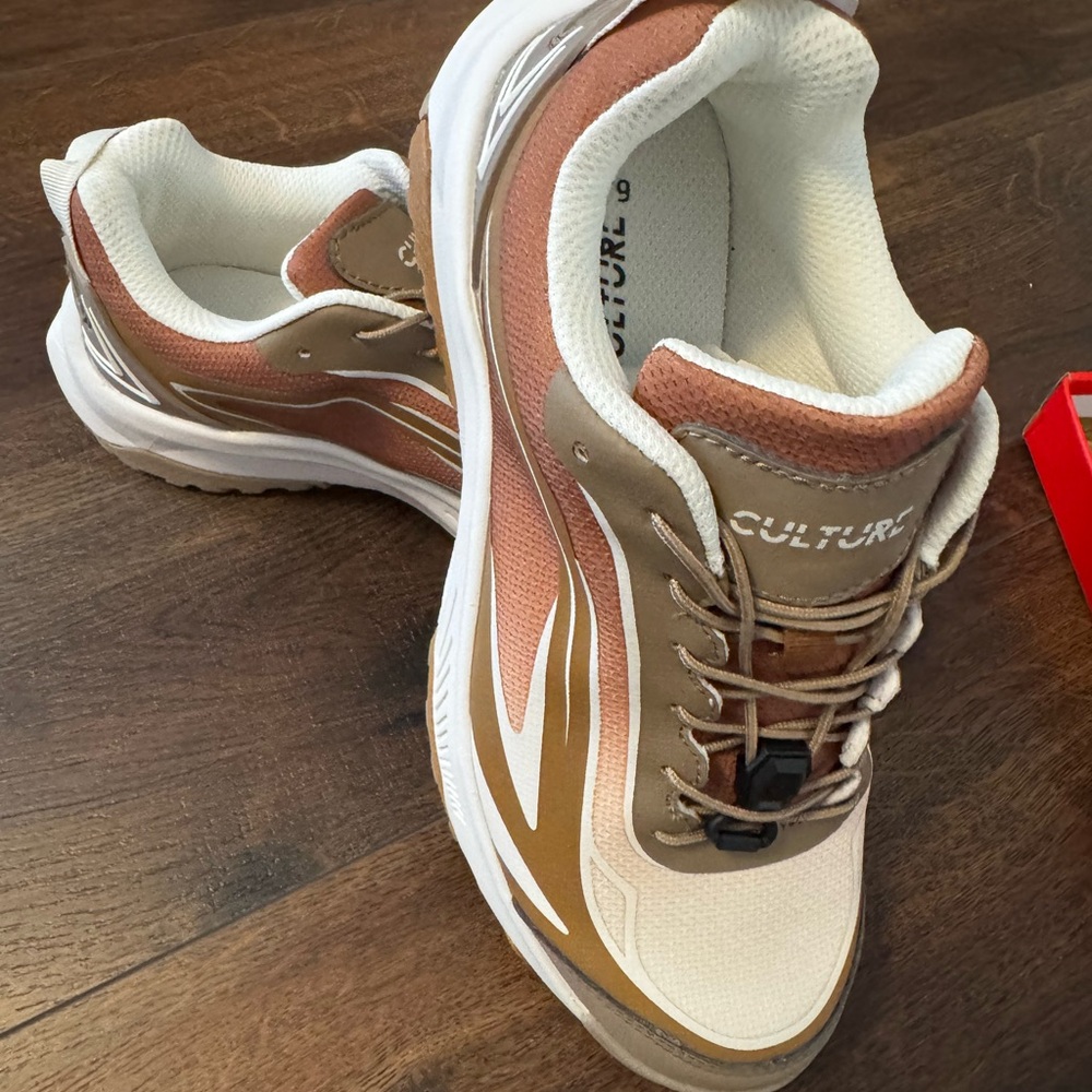 Men’s Tan and White Sneakers